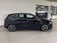 Gebraucht Mercedes B200 Progressive 163 PS (119 kW) 2025 Unilack nachtschwarz Van / Kleinbus