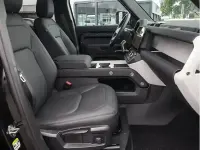 Neu Land Rover Defender 249 PS (183 kW) 2026 Santorini black SUV