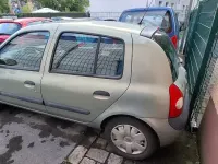 Używany Renault Clio II Authentique 58 KM (42 kW) 2003 Zielony Sedan/Limuzyna