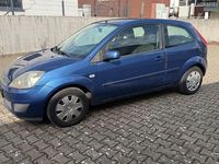 Gebraucht Ford Fiesta 60 PS (44 kW) 2008 Blau Kleinwagen