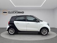 Gebraucht Smart ForFour Passion 71 PS (52 kW) 2019 Weiß Kleinwagen