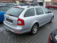 Gebraucht Skoda Octavia 105 PS (77 kW) 2011 Silber Kombi
