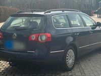 Gebraucht VW Passat 115 PS (84 kW) 2006 Blau Kombi