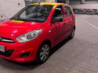 Gebraucht Hyundai i10 86 PS (63 kW) 2013 Rot Kleinwagen