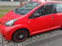 Gebraucht Toyota Aygo 68 PS (50 kW) 2010 Rot Kleinwagen