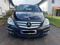 Gebraucht Mercedes B180 116 PS (85 kW) 2011 Schwarz Van / Kleinbus