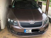 gebraucht Skoda Octavia Combi 2.0 TDI DSG L&K, Navi, Standheizg.