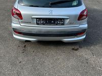 Gebraucht Peugeot 206+ 75 PS (55 kW) 2010 Silber Kleinwagen