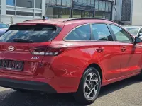 Gebraucht Hyundai i30 140 PS (102 kW) 2025 Rot Limousine