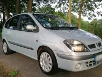 Gebraucht Renault Scénic 110 PS (80 kW) 2002 Silber Van / Kleinbus