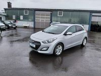 Gebraucht Hyundai i30 Intro Edition 99 PS (72 kW) 2012 Silber Limousine