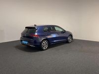 Gebraucht VW Golf VIII Active 150 PS (110 kW) 2023 Blau Limousine