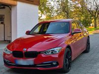 Gebraucht BMW 330 Sport Line 252 PS (185 kW) 2016 Rot Limousine