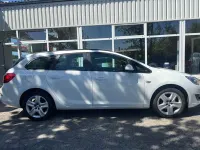 Gebraucht Opel Astra Edition 101 PS (74 kW) 2012 Weiß Kombi
