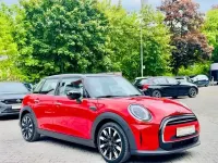 Używany Mini Cooper Classic 136 KM (100 kW) 2021 Czerwony Hatchback