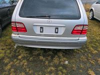 Gebraucht Mercedes E280 204 PS (150 kW) 2002 Silber Kombi