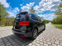 Gebraucht VW Touran 105 PS (77 kW) 2016 Schwarz Van / Kleinbus