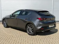 Neu Mazda 3 Exclusive 140 PS (102 kW) 2025 Machine grey metallic Limousine