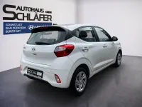 Gebraucht Hyundai i10 Trend 84 PS (61 kW) 2022 Weiß Kleinwagen