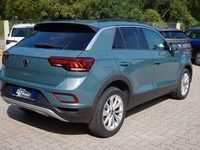 Gebraucht VW T-Roc 150 PS (110 kW) 2023 Blau metallic SUV