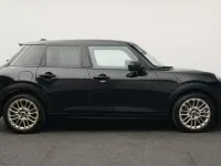 Second-hand Mini Cooper S Favoured 204 CP (150 kW) 2025 Negru Hatchback