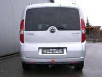Gebraucht Opel Combo Edition 105 PS (77 kW) 2014 Silber Van / Kleinbus