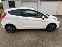 Gebraucht Ford Fiesta 60 PS (44 kW) 2010 Weiß Kleinwagen