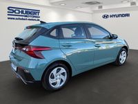 Neu Hyundai i20 Select 101 PS (74 kW) 2025 Mangrove green / mic Kleinwagen