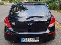 Gebraucht Hyundai i20 Edition 86 PS (63 kW) 2014 Schwarz Kleinwagen
