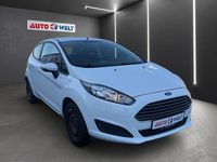 Gebraucht Ford Fiesta Ambiente 65 PS (47 kW) 2015 Weiß Kleinwagen