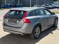 Gebraucht Volvo V60 CC Momentum 150 PS (110 kW) 2015 Grau Kombi