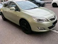 Gebraucht Opel Astra 140 PS (102 kW) 2011 Grün Kombi