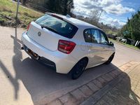 Gebraucht BMW 116 Performance 116 PS (85 kW) 2014 Weiß Kleinwagen