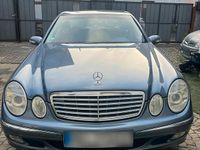 Gebraucht Mercedes E200 162 PS (119 kW) 2004 Blau Limousine