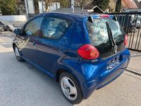 Gebraucht Toyota Aygo 60 PS (44 kW) 2008 Blau Kleinwagen