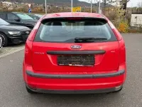 Gebraucht Ford Focus Trend 116 PS (85 kW) 2005 Rot Limousine