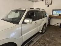 Gebraucht Mitsubishi Pajero Top 200 PS (147 kW) 2015 Weiß SUV