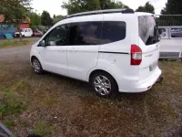 Gebraucht Ford Tourneo Courier Trend 101 PS (74 kW) 2016 Weiß Van / Kleinbus