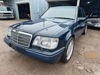 Gebraucht Mercedes E280 193 PS (141 kW) 1993 Blau Limousine