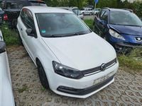 Gebraucht VW Polo Trendline 75 PS (55 kW) 2015 Weiß Limousine