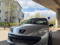 Gebraucht Peugeot 206+ 75 PS (55 kW) 2010 Silber Kleinwagen