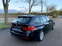 Gebraucht BMW 318 143 PS (105 kW) 2013 Black sapphire metallic Kombi
