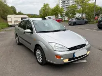 Gebraucht Ford Focus 115 PS (84 kW) 2001 Silber Limousine