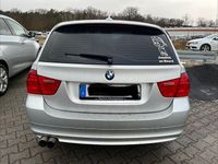 Gebraucht BMW 320 170 PS (125 kW) 2008 Silber Kombi