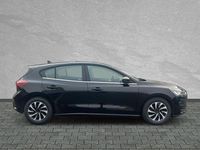 Neu Ford Focus Titanium 155 PS (114 kW) 2025 Agate black metallic Limousine