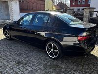Gebraucht BMW 320 177 PS (130 kW) 2007 Schwarz Limousine