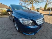 Gebraucht Mercedes B180 122 PS (89 kW) 2012 Blau Van / Kleinbus