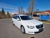 Gebraucht Skoda Superb 105 PS (77 kW) 2012 Weiß Kombi