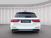 Gebraucht Mercedes 300 AMG line 306 PS (225 kW) 2020 Polarweiss  unilack Kombi