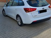 Usado Kia Ceed 99 HP (72 kW) 2013 Branco Citadino